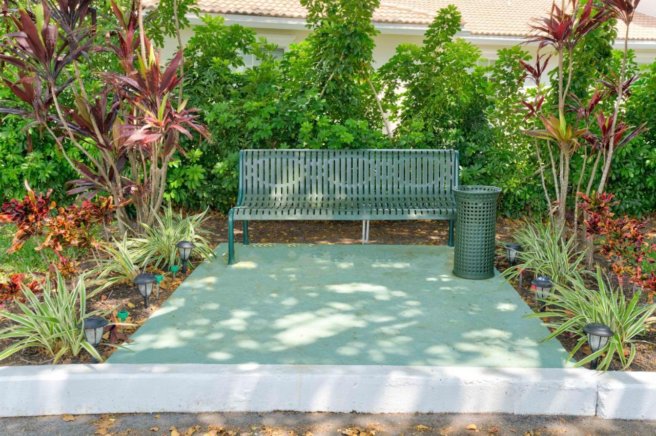 Tequesta Palms Inn エクステリア 写真