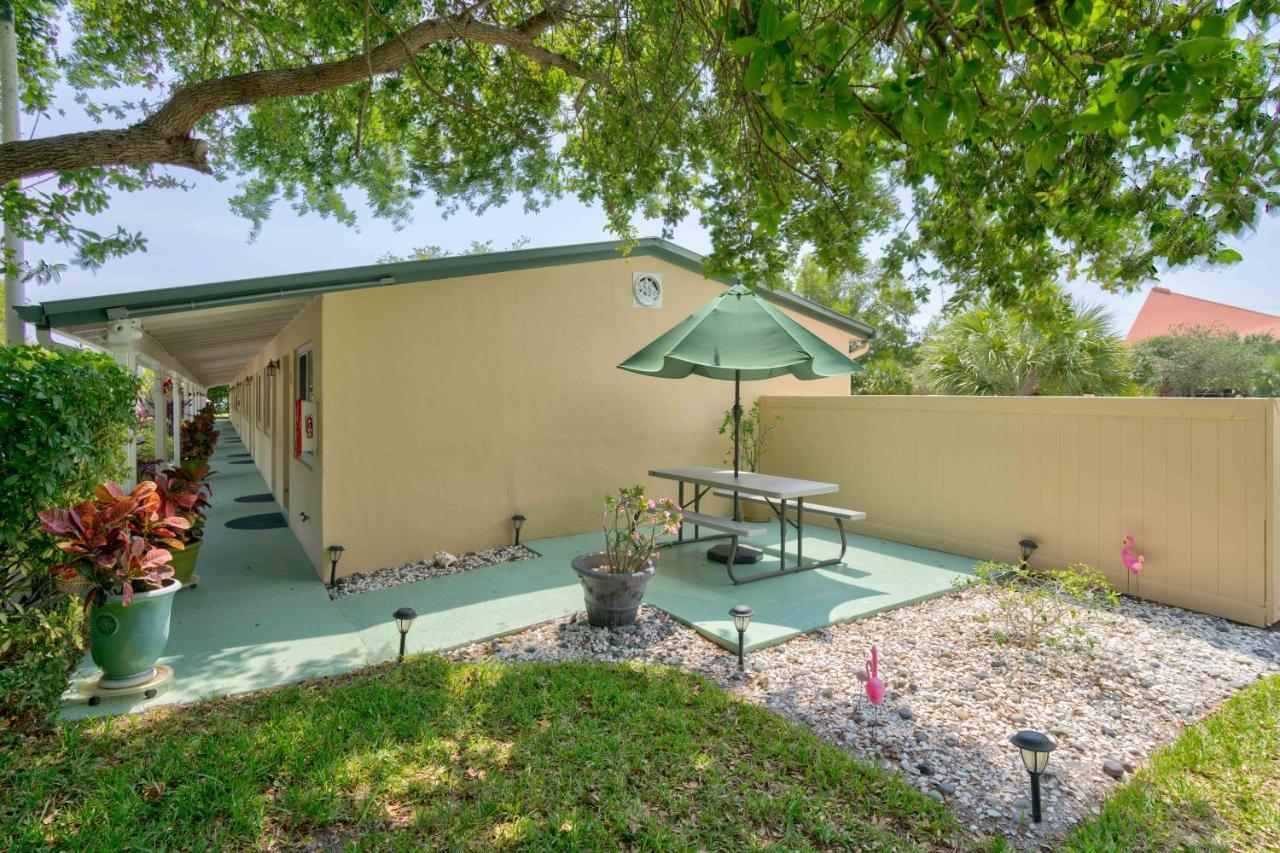 Tequesta Palms Inn エクステリア 写真